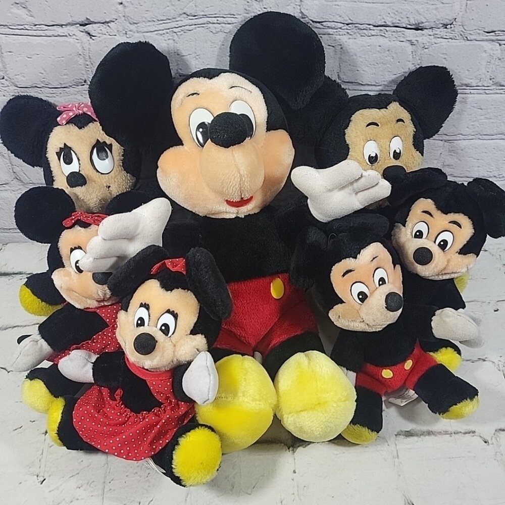 Vtg Disney Plush Character Lot of 7 Mickey Minnie Mouse Disneyland Souvenir Toys